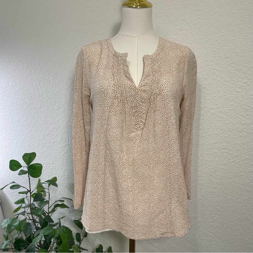 Vineyard Vines Tan Dot Pintuck Blouse – Women’s Small